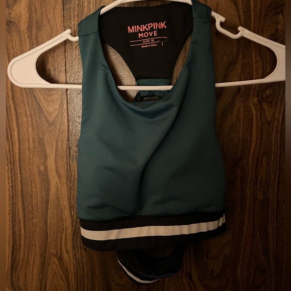 MinkPink Move Athletic top - Picture 1 of 2